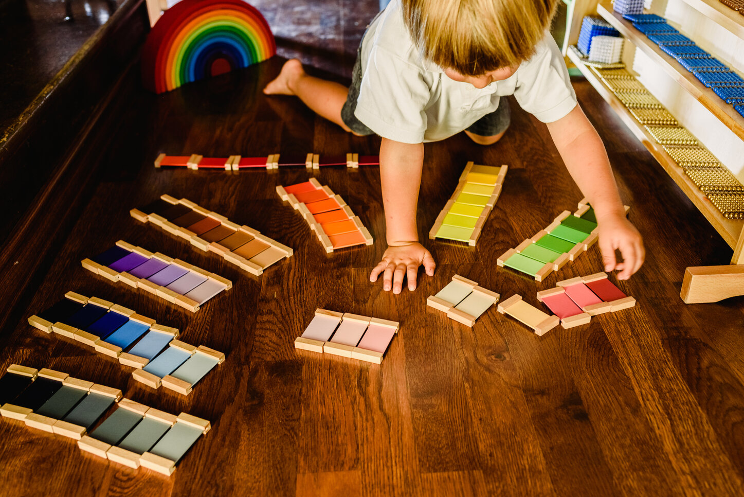 Montessori learning material